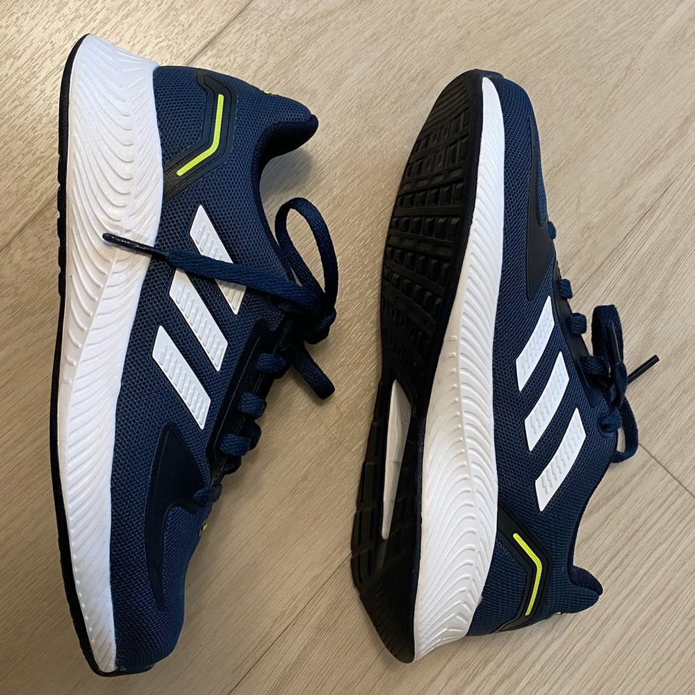 Running shoes